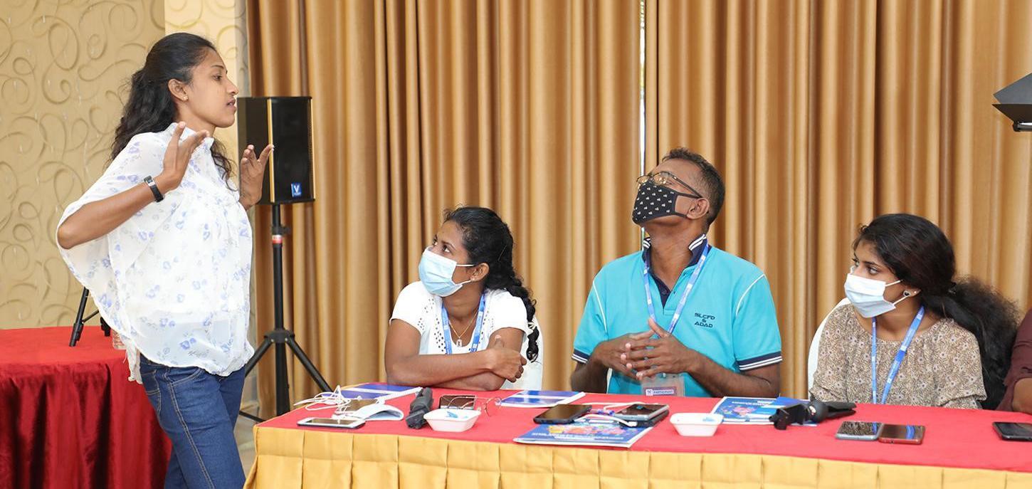 Suranga Udari Recorded as the First Female Sign Language Reporter in Sri Lanka 